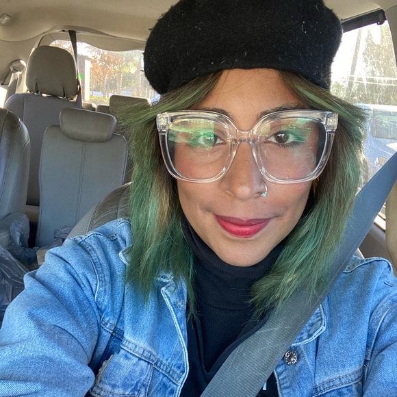 Meet your Posher, Natasha - Picture 1 of 2